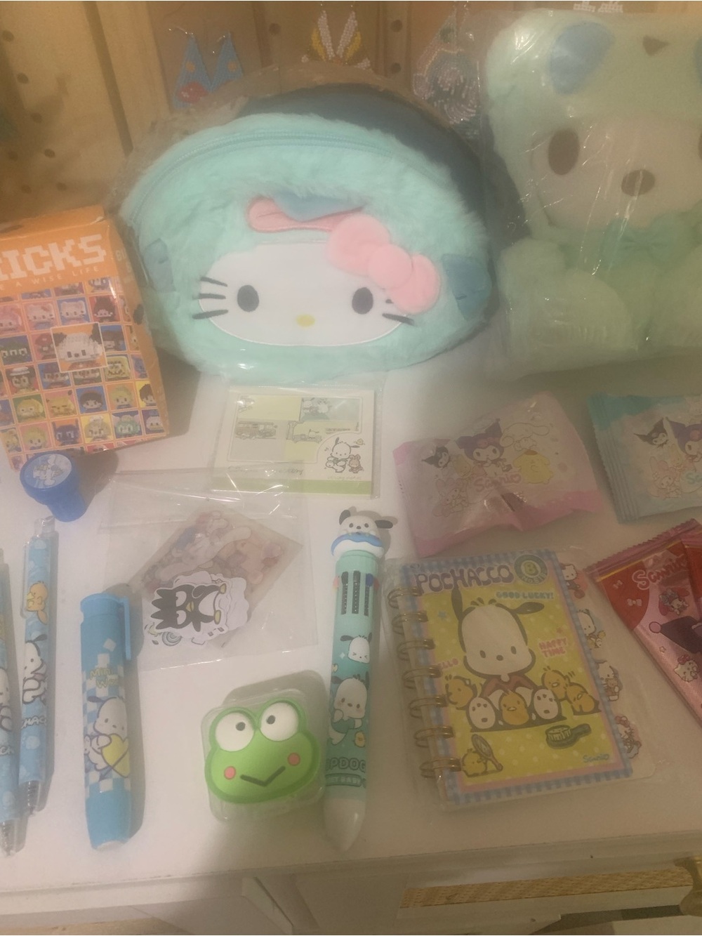 Bundle box # 88 Hello Kitty pochacco Mint pencil case and school supplies - Picture 3 of 5